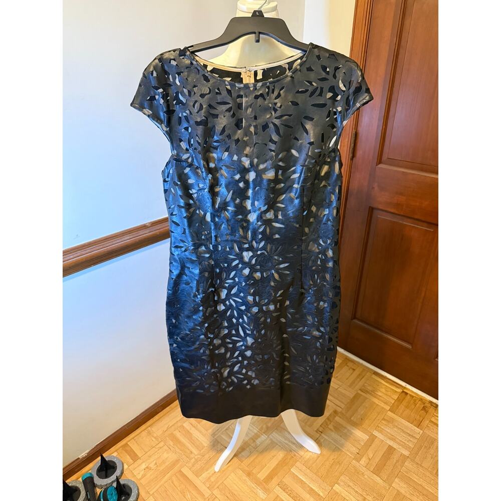 NWT Julia Jordan Black Floral Laser Cut Sheath Cocktail Dress Size 14 - Picture 2 of 16